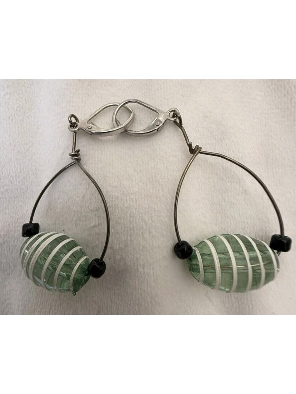 Glass Bead Dangle Fashion Earrings Lever Back Pierced Green & White